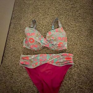 Sale!! Paisley Bikini-Pink & Aqua blue with 34DD Bra top and adjustable straps.